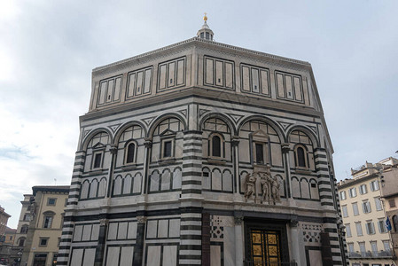 圣乔瓦尼的浸礼会是佛罗伦萨最古老的教堂之一图片