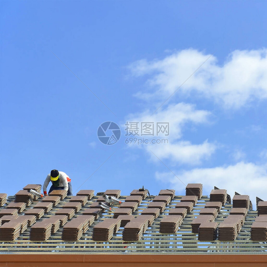 屋顶正在建筑中图片