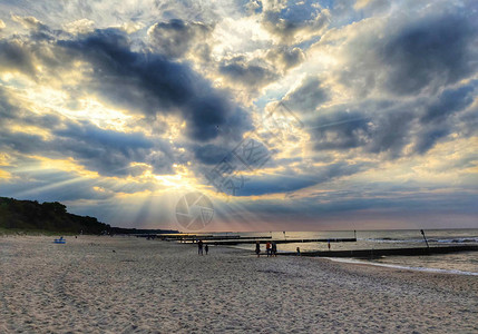 波罗的海日落背景图片