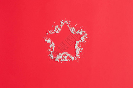 红底的星和雪背景图片