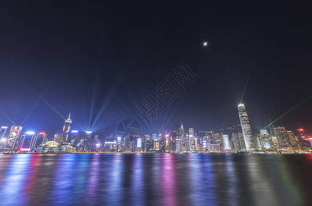 香港市维多利亚港的激光展Lasser图片