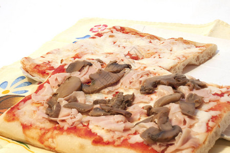 长方形火腿披萨和外卖蘑菇长方形火图片