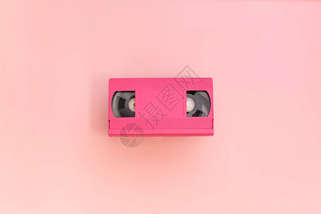 粉红色背景上的粉红色录像带录像带图片