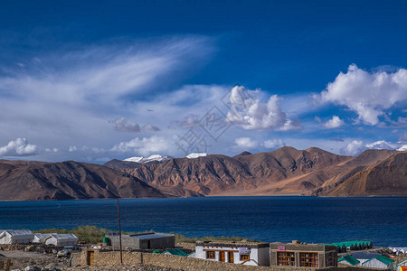 藏文称高草原湖背景图片