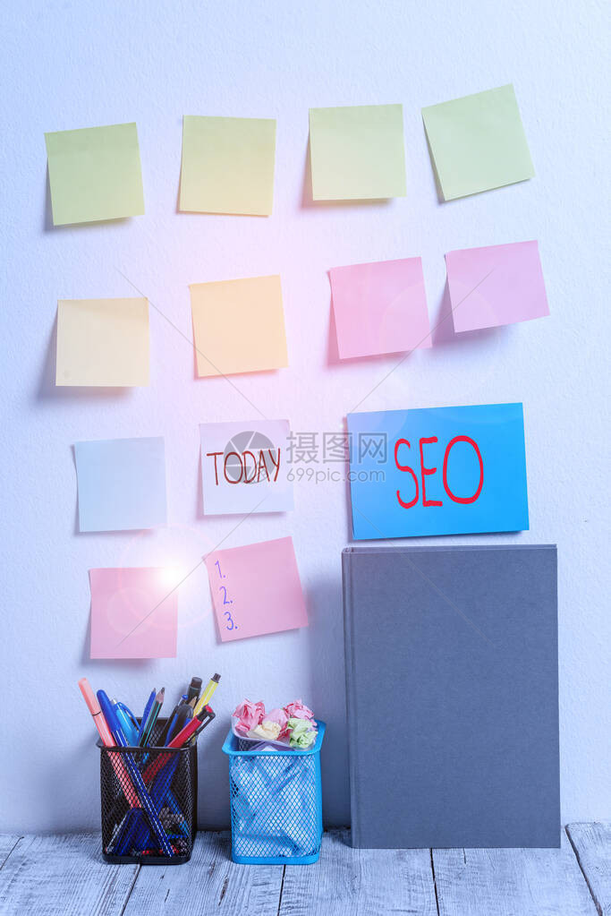 概念手写显示Seo概念意味着在办公桌上的墙上铅笔盆记本上推销您附近的业务在线便签卡的非图片