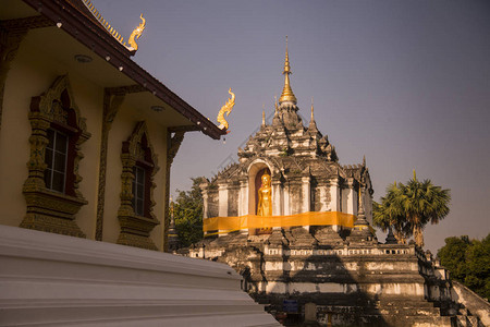 泰国北部南奔省南奔市的玉佛寺高清图片