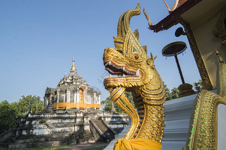 泰国北部南奔省南奔市的玉佛寺背景图片