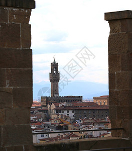 在托斯卡纳佛罗伦萨的领主广场的宫殿塔视图图片