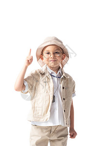 戴着眼镜和帽子的微笑探险家男孩前视镜看头图片