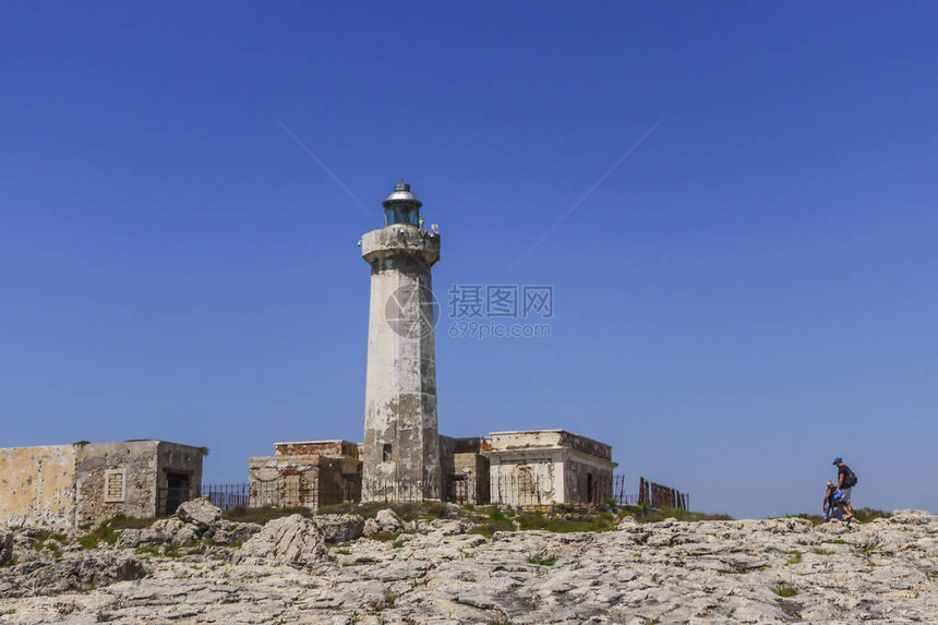 意大利西里岛锡拉丘兹CapoMurrodiPorco灯塔是一座活跃的灯塔图片