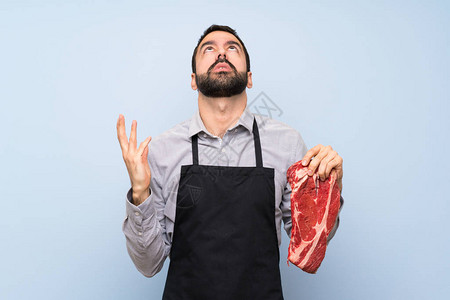手持生肉的厨师因情图片