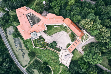 PieskowwaSkala城堡空中无人驾驶飞机观察图片
