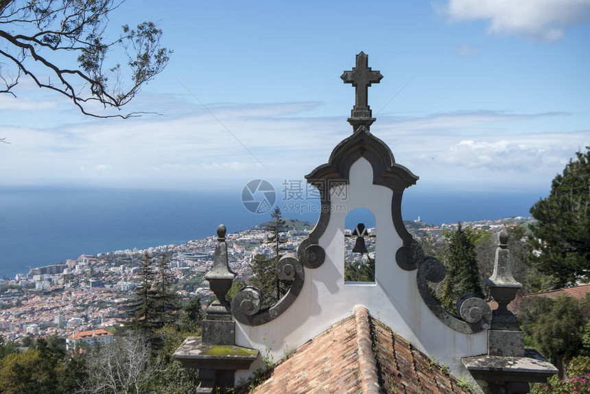 位于葡萄牙马德拉岛丰沙尔市中心北部蒙特的巴博萨斯教堂图片