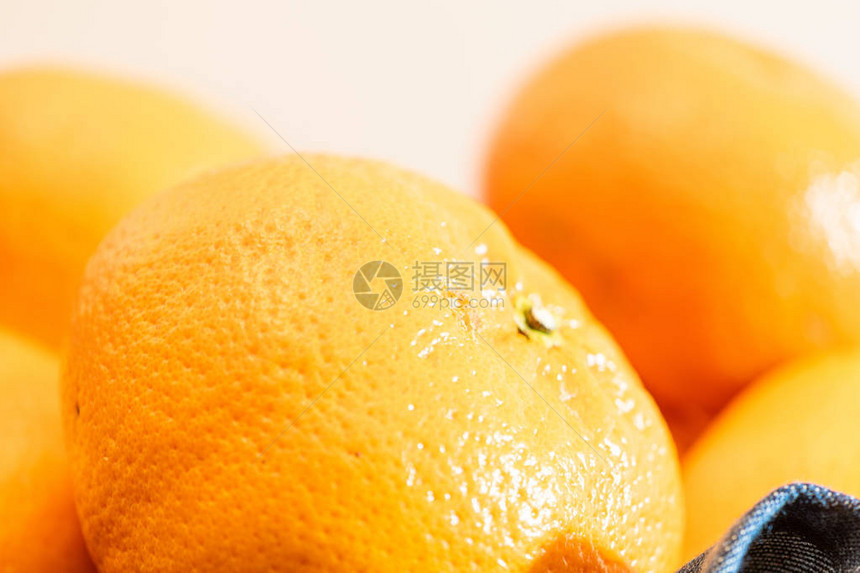 果汁和零食用橙子和橘子图片