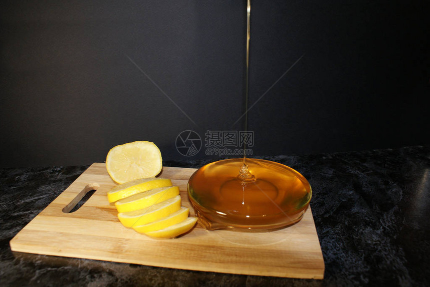 早餐切片柠檬和蜂蜜图片