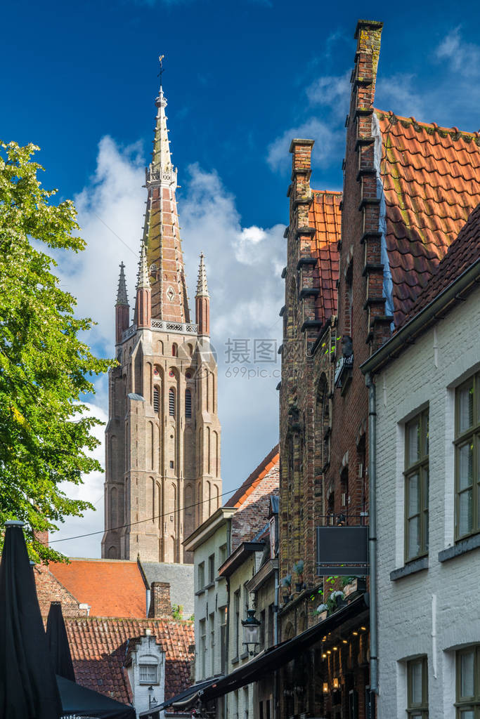 布鲁日圣母教堂主要建于1314和15世纪它的塔高115米图片