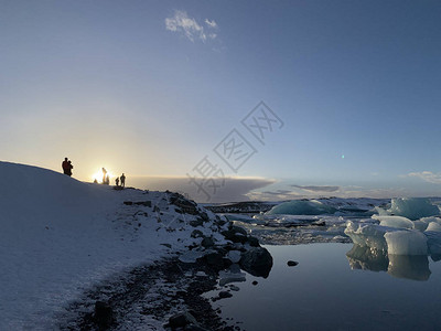 融化的冰川在冰岛创造图片