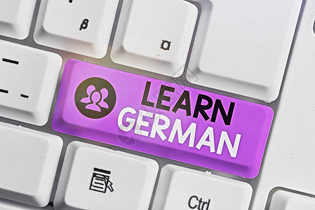 显示学习德语的书写笔记获得德语口和写作知识或技图片