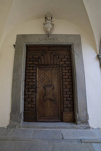 Camaldoli修道院隔离区入口门图片