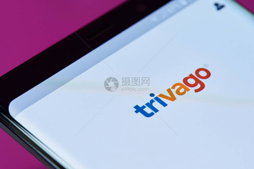 Trivago在智能手机屏幕上预订图片