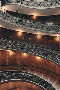 梵蒂冈博物馆的螺旋楼梯图片