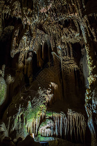 溶喀斯特洞穴中的SpeleothemsEmineBairKhosar图片