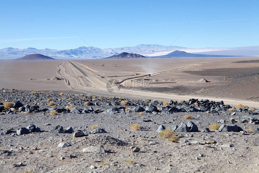 阿根廷普纳阿塔卡马火山的景观PunadeAtacama是智利北部和阿根廷安第斯山脉的干旱高原在阿根廷图片