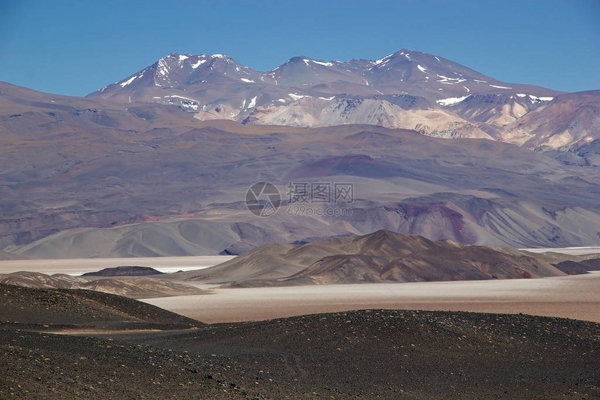阿根廷普纳阿塔卡马的安托法拉盐沼PunadeAtacama是智利北部和阿根廷安第斯山脉的干旱高原在阿根廷图片