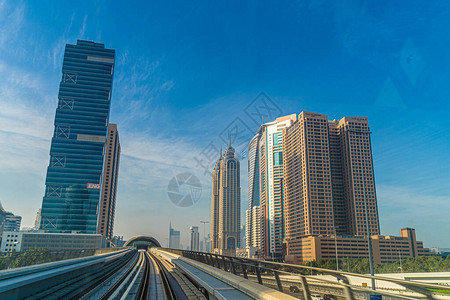 UAE从迪拜地铁可见的迪拜UA图片