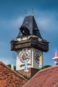 位于奥地利施蒂里亚的格拉茨象征物施洛斯贝格顶部的UhrturmU图片