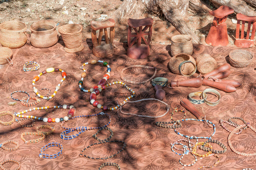 在埃普帕附近的Himba村出售喜姆图片