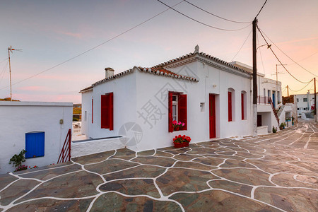 希腊基斯诺岛乔拉村的日落背景图片