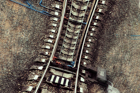 铁路上的速度和悬浮铁路的抽象背图片