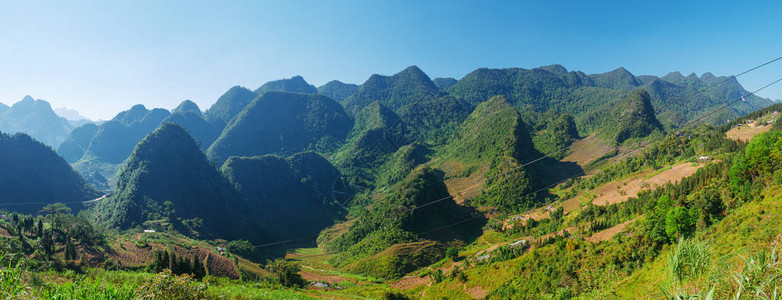 越南北部河江喀斯特地质公园山地景观图片