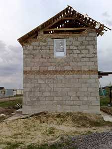 在的一个小屋建造私人住宅房建在农村图片