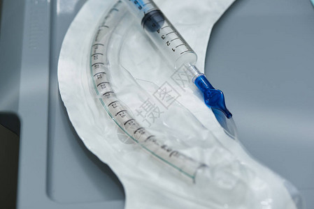 与手术室麻醉桌上的内径透气管图片
