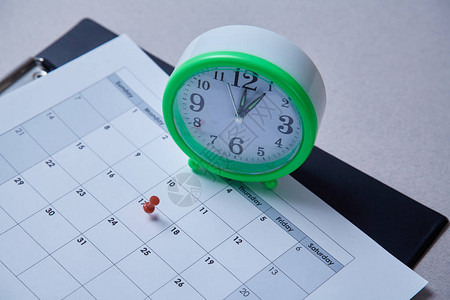 时间管理截止日期和日程安排概念图片