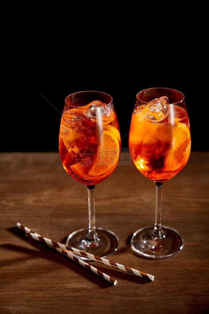 AperolSpritz戴眼镜木图片