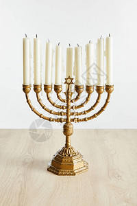 在Hanukkah的经期蜡烛图片