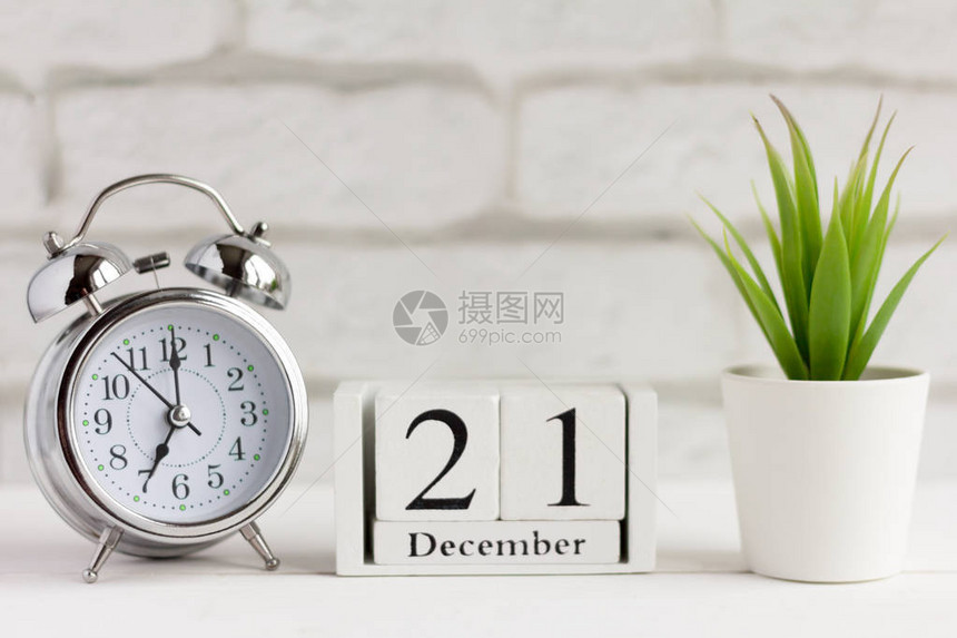 12月21日12月21日一个木制日历图片