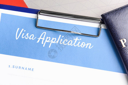 签证申请表在格上特背景图片