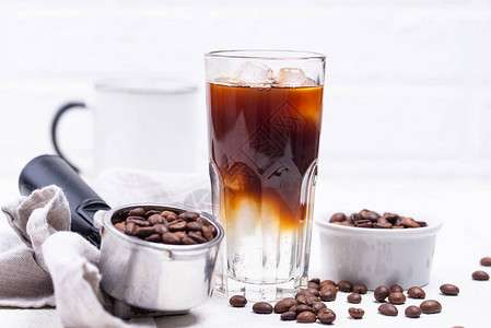 加冰的浓咖啡补品时尚的咖啡饮料背景图片