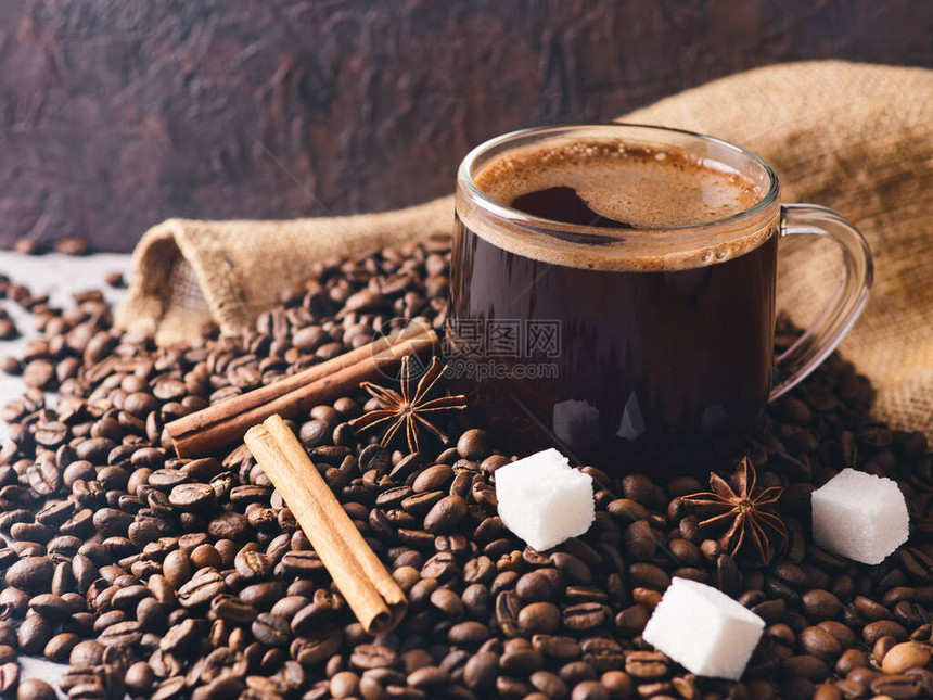 土耳其咖啡在杯子中咖啡和咖啡图片