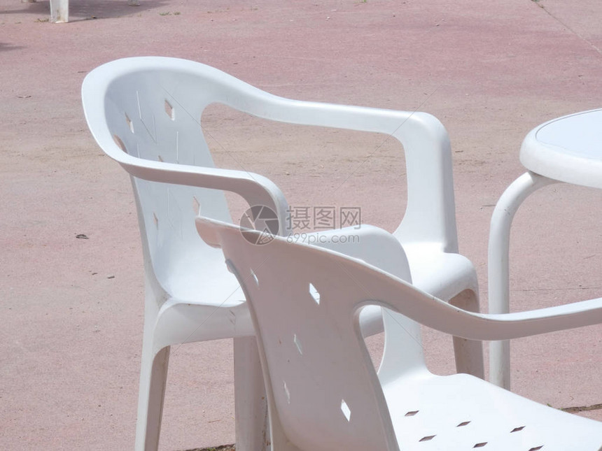 白色塑料户外桌椅露台花园图片