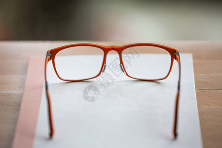 橙色眼镜图片