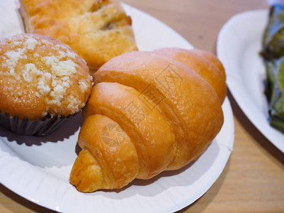 甜点和咖啡是简单的欧式早餐背景图片