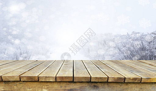 用于展示蒙太奇的空木桌背景图片