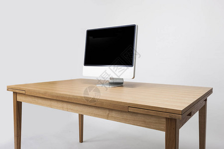 木头橡树桌电脑图片