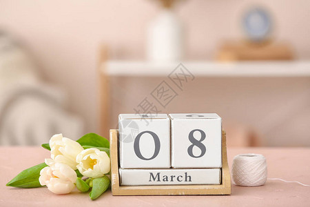带有国际妇女节日期的日历和房图片