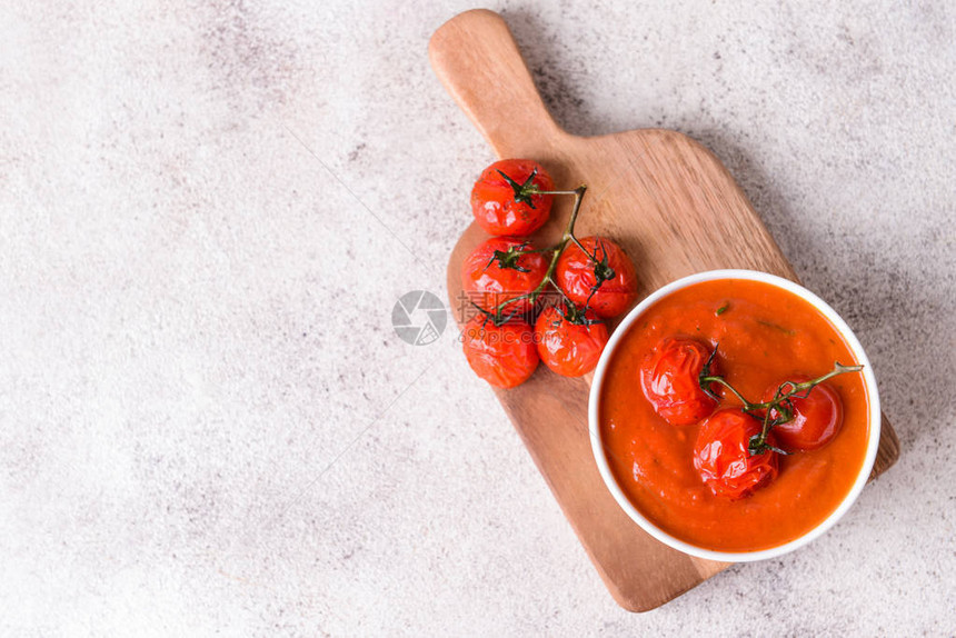 一碗美味的番茄奶油图片
